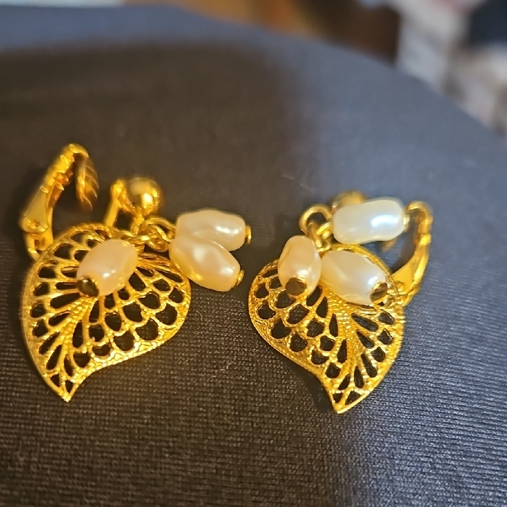 Elegant Gold Leaf Earrings with Pearls